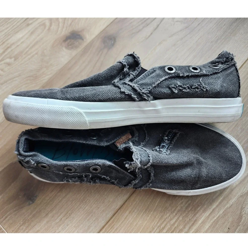 Blowfish Malibu Play Grey Distressed Denim Slip On Sneakers Frayed Faux Zipper